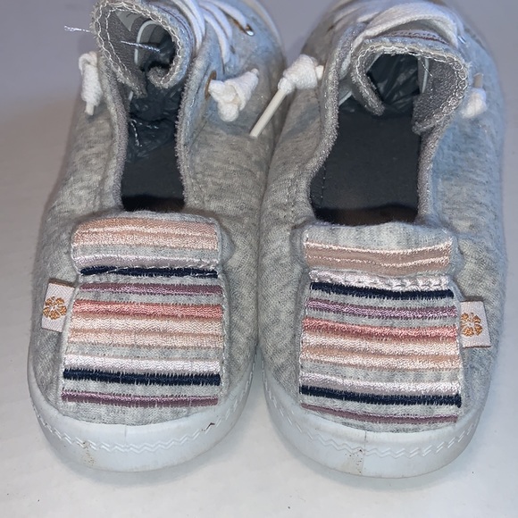 Tommy Bahama Sneakers 7.5 - Picture 8 of 10